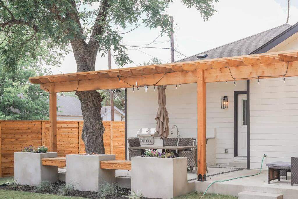 Lamar Villa-3 Bed 2.5 Bath With Outdoor Kitchen San Antonio Exterior photo