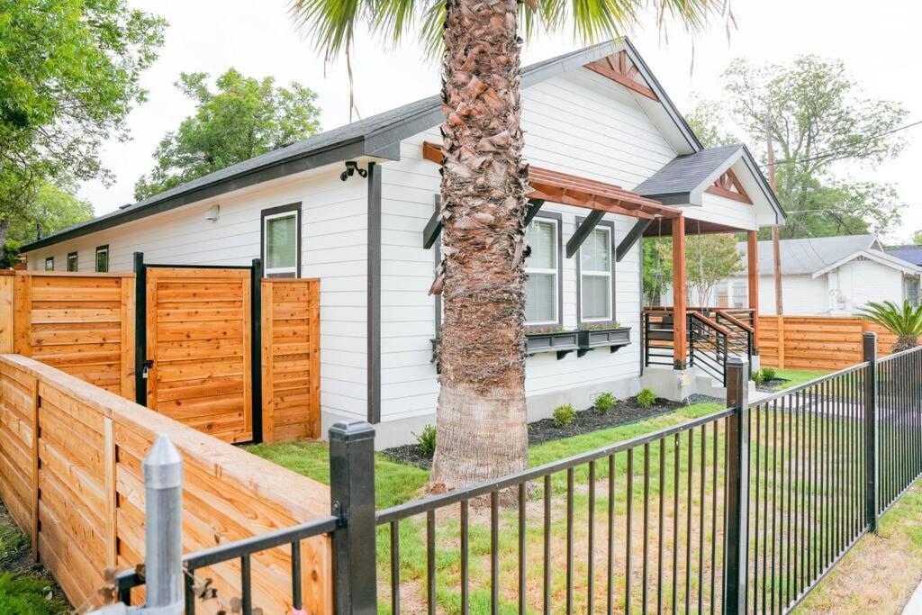 Lamar Villa-3 Bed 2.5 Bath With Outdoor Kitchen San Antonio Exterior photo