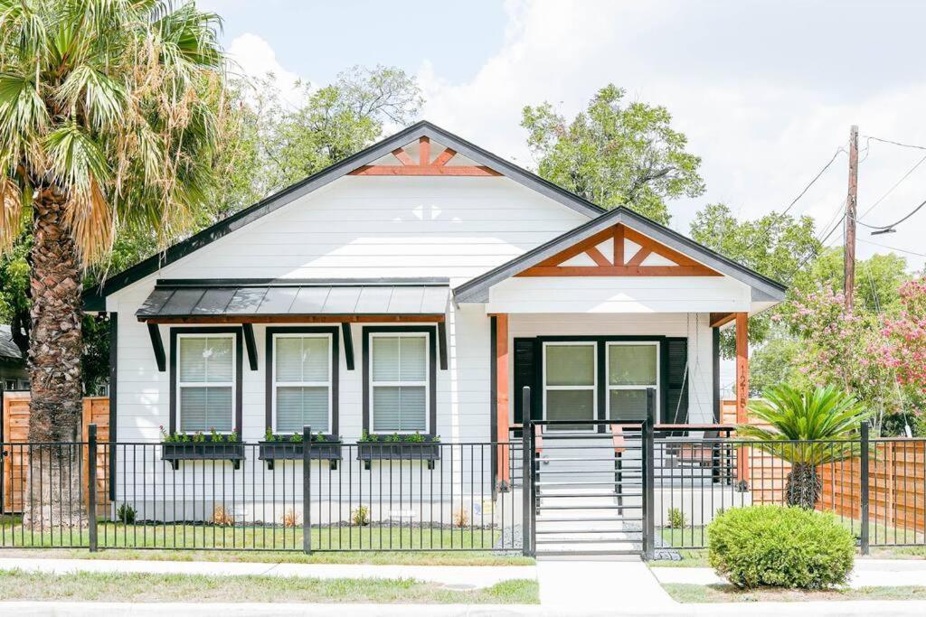 Lamar Villa-3 Bed 2.5 Bath With Outdoor Kitchen San Antonio Exterior photo