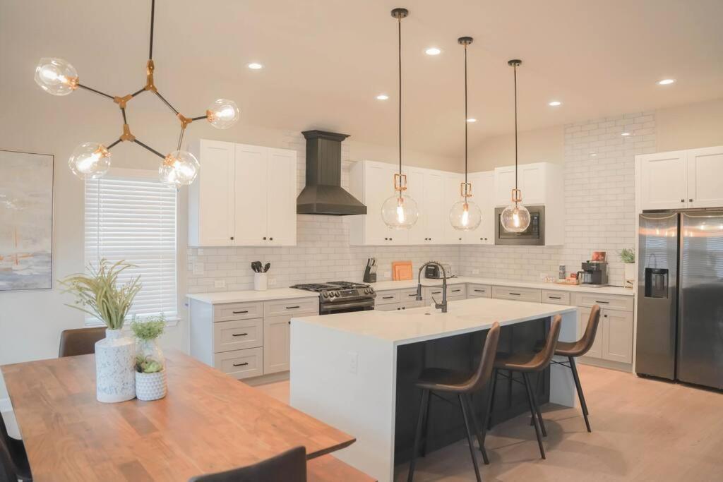 Lamar Villa-3 Bed 2.5 Bath With Outdoor Kitchen San Antonio Exterior photo