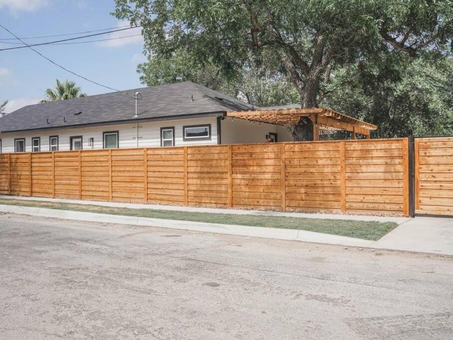 Lamar Villa-3 Bed 2.5 Bath With Outdoor Kitchen San Antonio Exterior photo